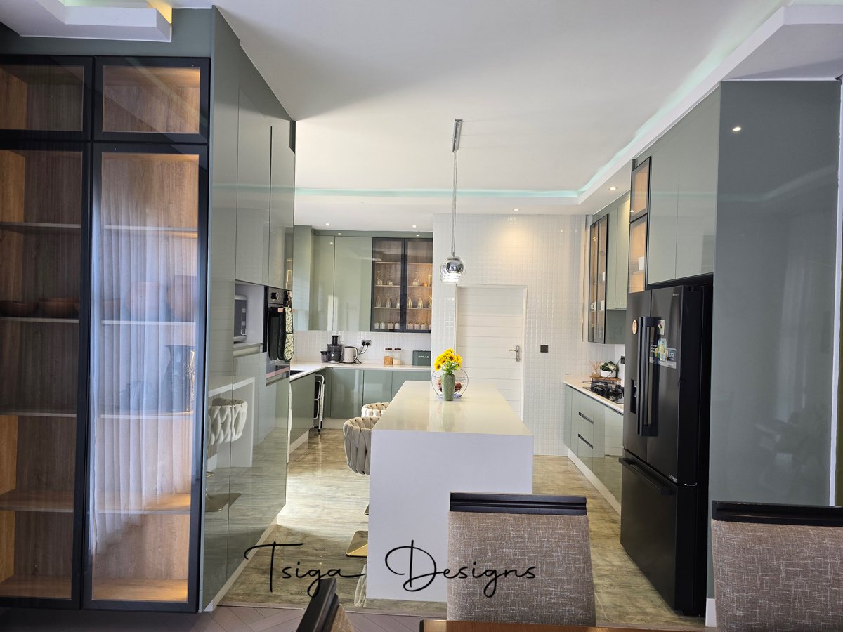 DesignsTsiga's tweet photo. ✨ Sleek. Elegant. Timeless. ✨
This modern Caraz finish kitchen is all about clean lines, glossy cabinets, and a perfect balance of luxury and function. From the seamless cabinetry to the statement island with plush bar stools — it’s a dream space where style meets practicality. https://t.co/NmO2qybYPr