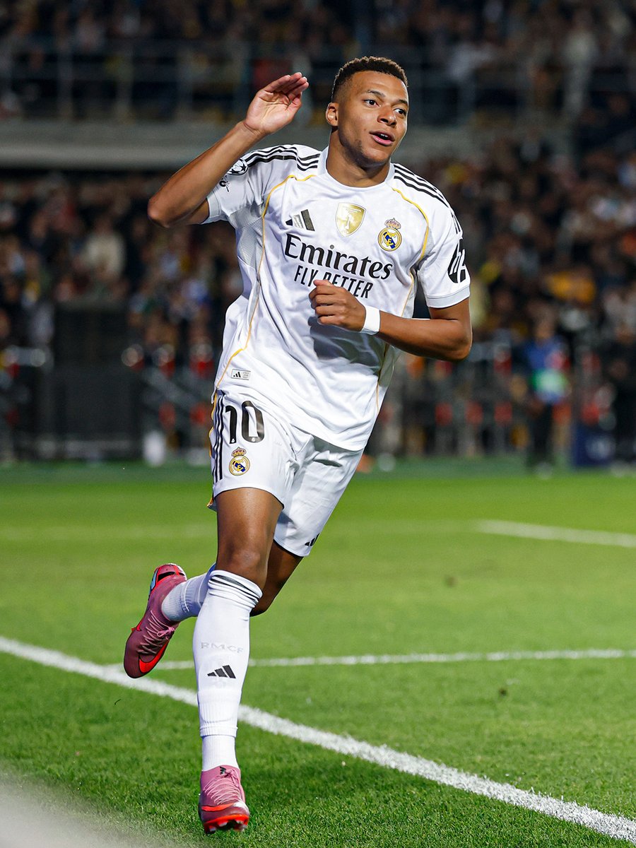 🌟  مبابي: "هدفي هو مساعدة الفريق، وهذا هو الشيء الوحيد الذي أفكر فيه."