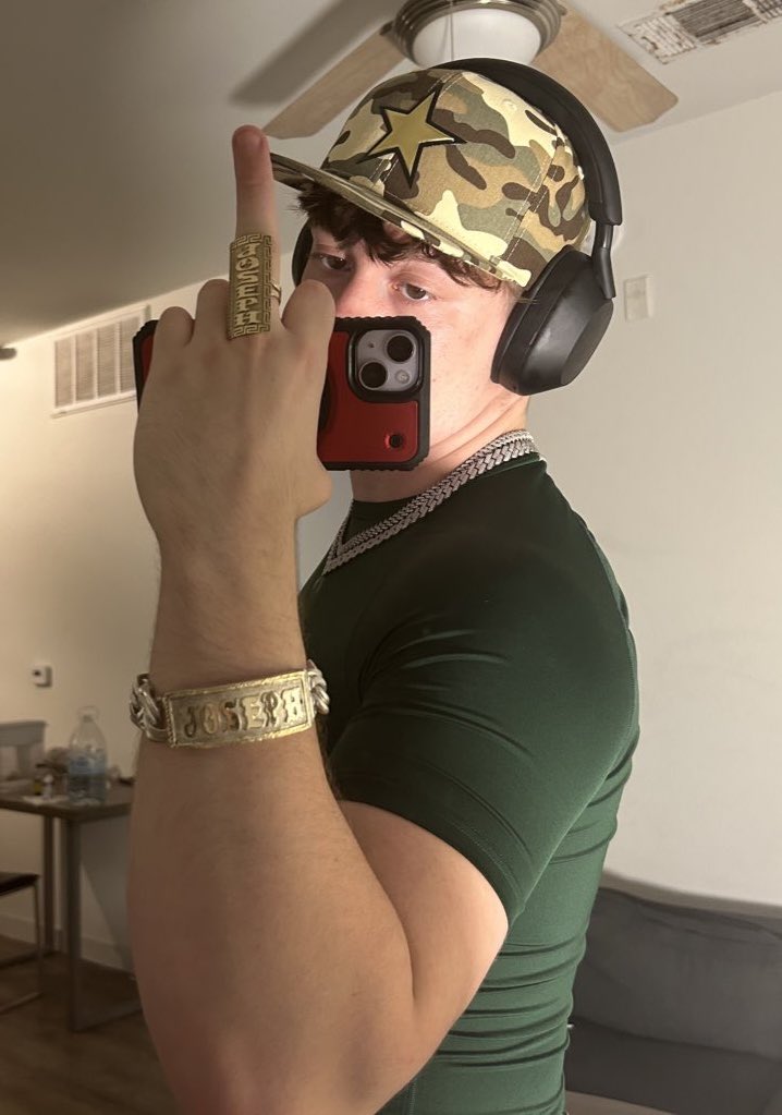 JosephHarn956's tweet photo. Well I support abolishing ICE https://t.co/qZKXtg3koy