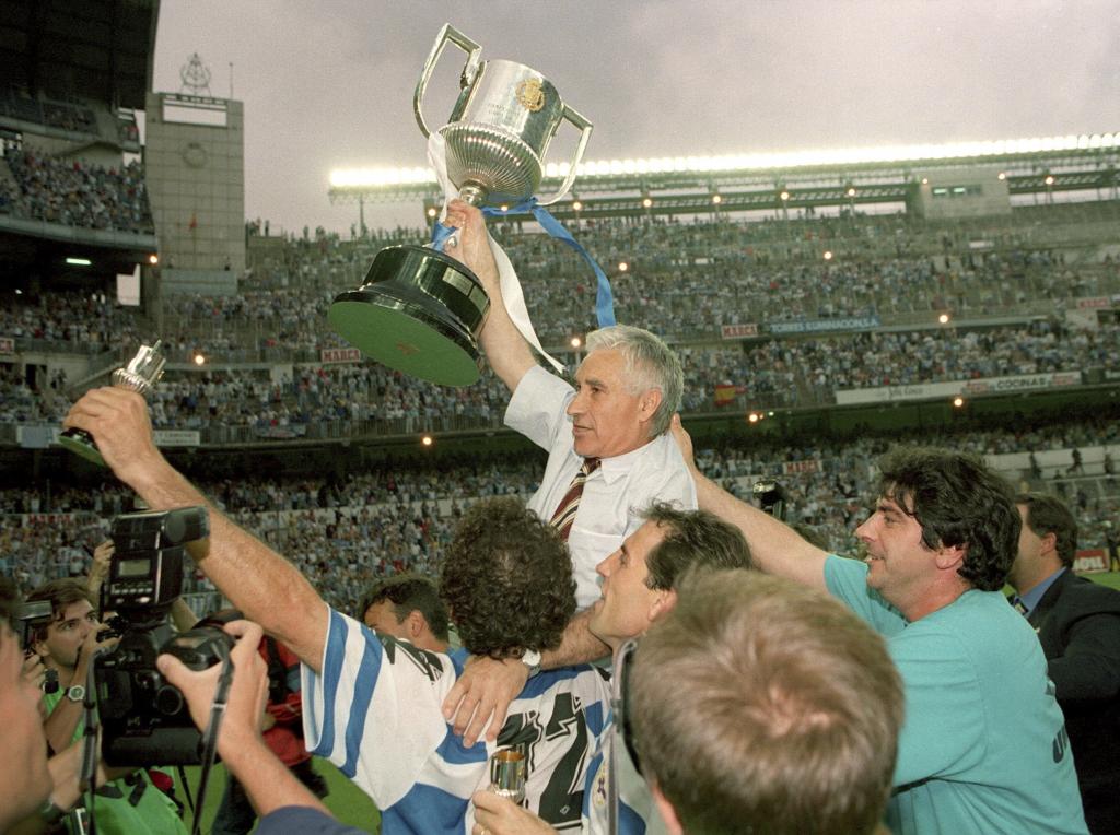🏟️ El campo principal del Dépor Training Center, nueva ciudad deportiva del equipo coruñés, se llamará Arsenio Iglesias

🤍💙 "El alma del club. Representa nuestra esencia: honestidad, esfuerzo, humildad y visión colectiva", dijo el presidente Escotet