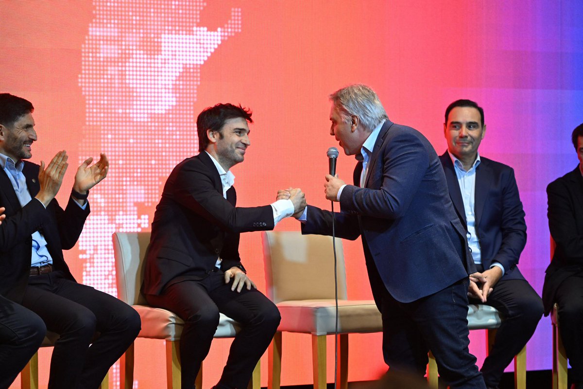 Nacho Torres (@nachotorresch) on Twitter photo UN GRITO FEDERAL QUE SE ESCUCHA EN TODA LA ARGENTINA
Hoy, en el segundo encuentro de Provincias Unidas, nos reunimos en Puerto Madryn con <a href="/MartinLlaryora/">Martín Llaryora</a>, <a href="/maxipullaro/">Maximiliano Pullaro</a>, <a href="/gustavovaldesok/">Gustavo Valdés</a>, <a href="/carlossadirjuy/">Carlos Sadir</a>, <a href="/ClaudioVidalSer/">ClaudioVidal</a> y <a href="/JSchiaretti/">Juan Schiaretti</a> para reafirmar nuestro compromiso de UN GRITO FEDERAL QUE SE ESCUCHA EN TODA LA ARGENTINA
Hoy, en el segundo encuentro de Provincias Unidas, nos reunimos en Puerto Madryn con <a href="/MartinLlaryora/">Martín Llaryora</a>, <a href="/maxipullaro/">Maximiliano Pullaro</a>, <a href="/gustavovaldesok/">Gustavo Valdés</a>, <a href="/carlossadirjuy/">Carlos Sadir</a>, <a href="/ClaudioVidalSer/">ClaudioVidal</a> y <a href="/JSchiaretti/">Juan Schiaretti</a> para reafirmar nuestro compromiso de