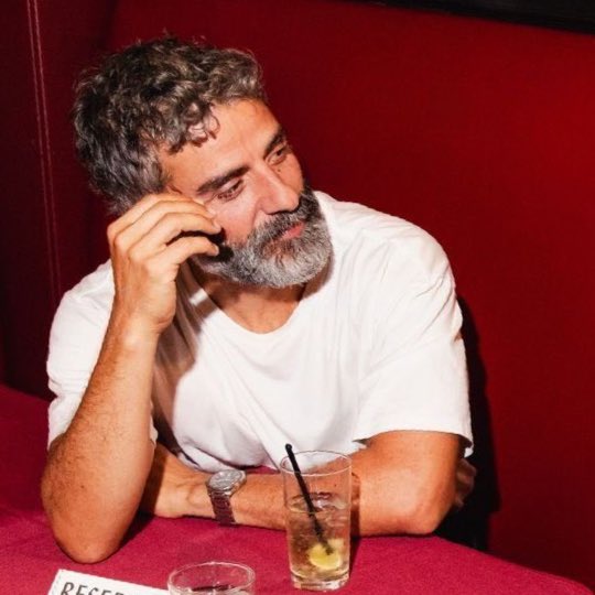 his curls 😭😭 oscar