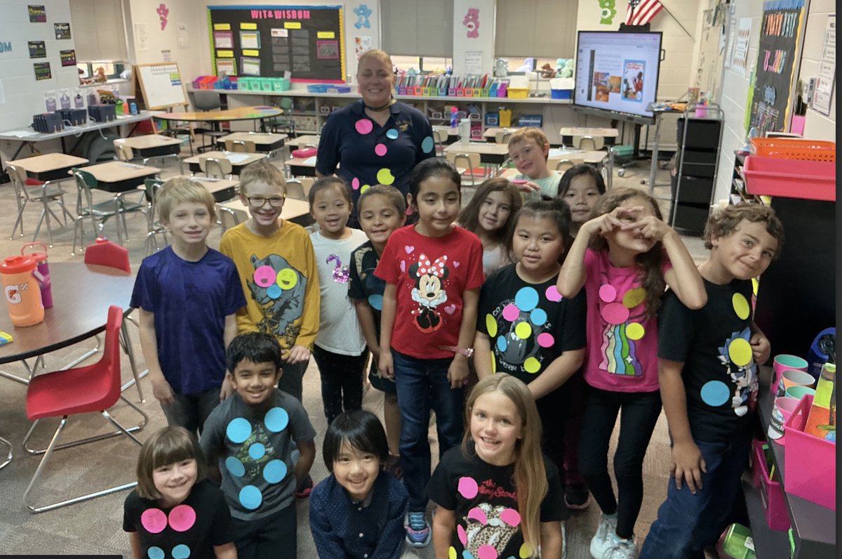 Mrs. Huntington’s 2nd-grade class at #WausauSchools GD Jones joined the celebration of creativity, courage, and self-expression by wearing their favorite dot-themed outfits. 🟣🔵⚪

Students proudly “made their mark” with polka dots, bright colors, and big smiles.💡🎨