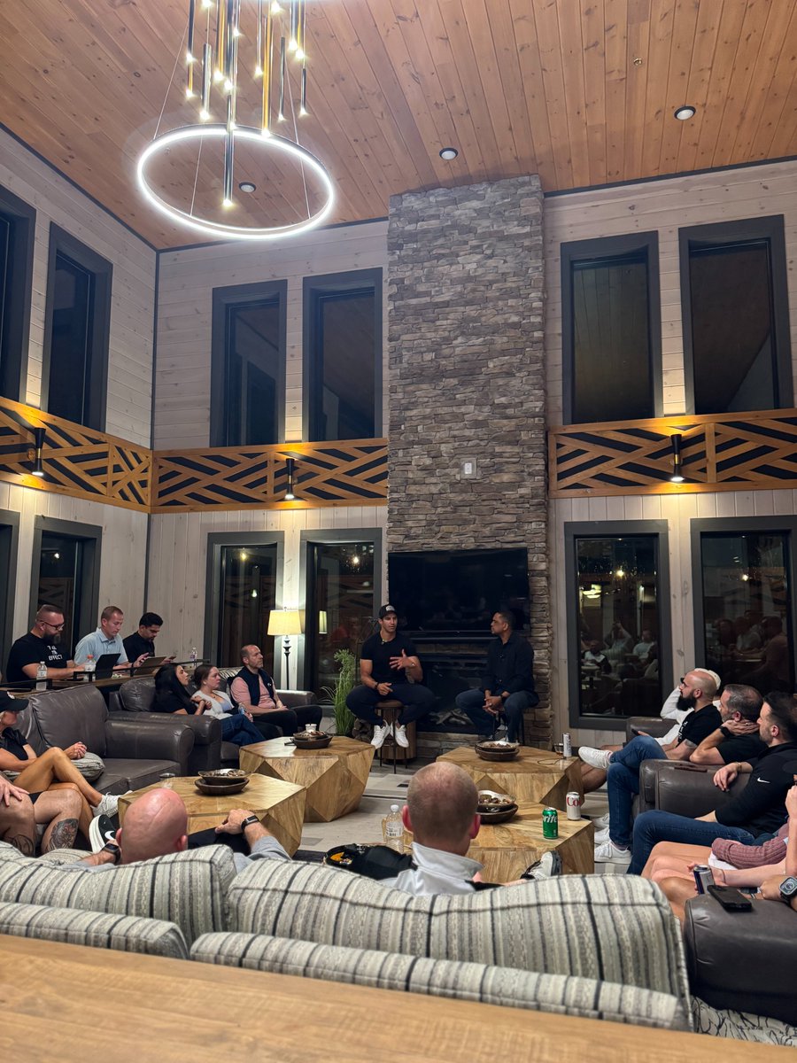 autohaulerx's tweet image. 🚀 Wrapping up an incredible week at the 800% AI Summit in Pigeon Forge, TN!

Big thank you to 800% Club and everyone we had the chance to meet and connect with. The future of automotive + AI is bright, and we’re excited to be part of it.

#800percent