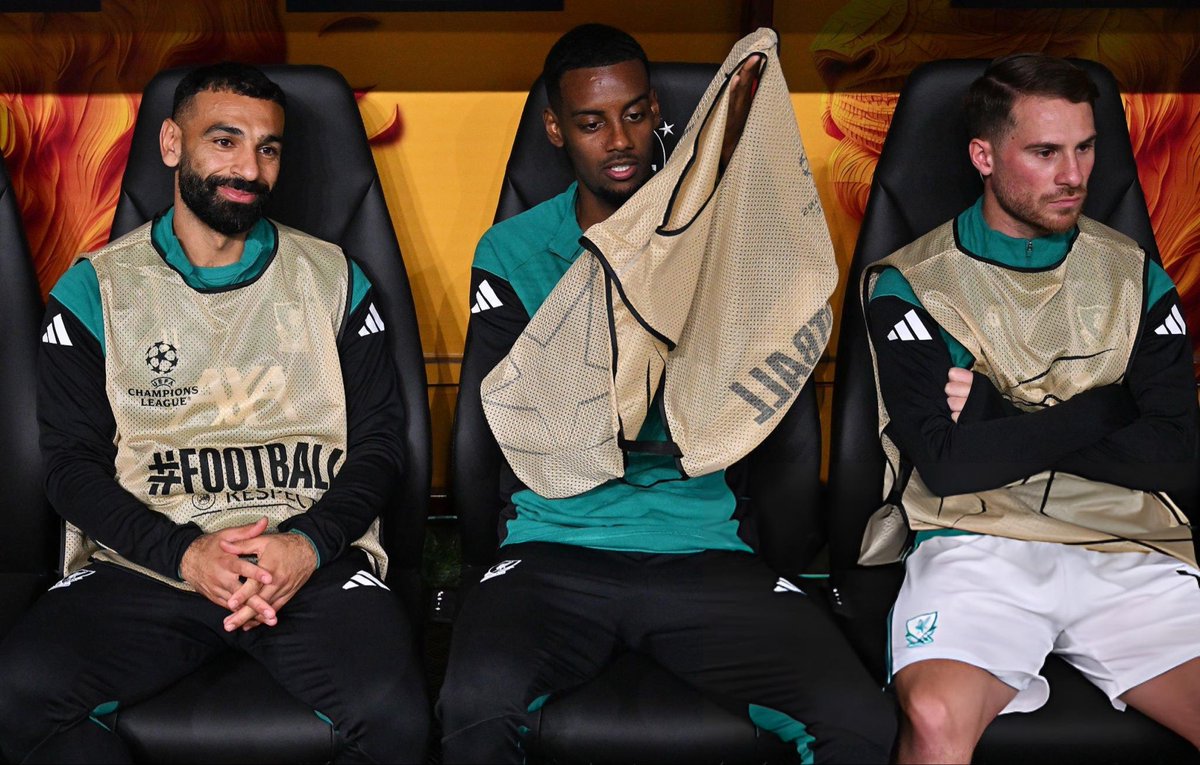 📸 Mohamed Salah can only watch and see how much Liverpool are struggling while he sits on the bench. Can the Egyptian King ever rest? 

The reds are currently losing against Galatasaray at Half Time!