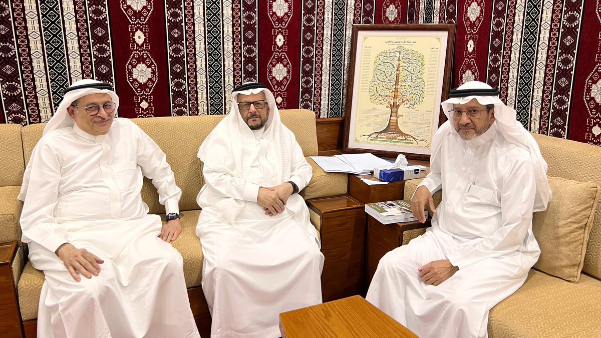 زار رئيس مجلس إدارة فرع الجمعية السعودية لعلوم العمران بمكة المكرمة <a href="/Umran/">Umran Kutlu</a> م/ خالد فدا ونائبه م/ محمد سيف الدين معالي المهندس عمر قاضي..رئيس مجلس إدارة الدورة السابقة.. وقدما له الشكر والعرفان للجهود المبذولة