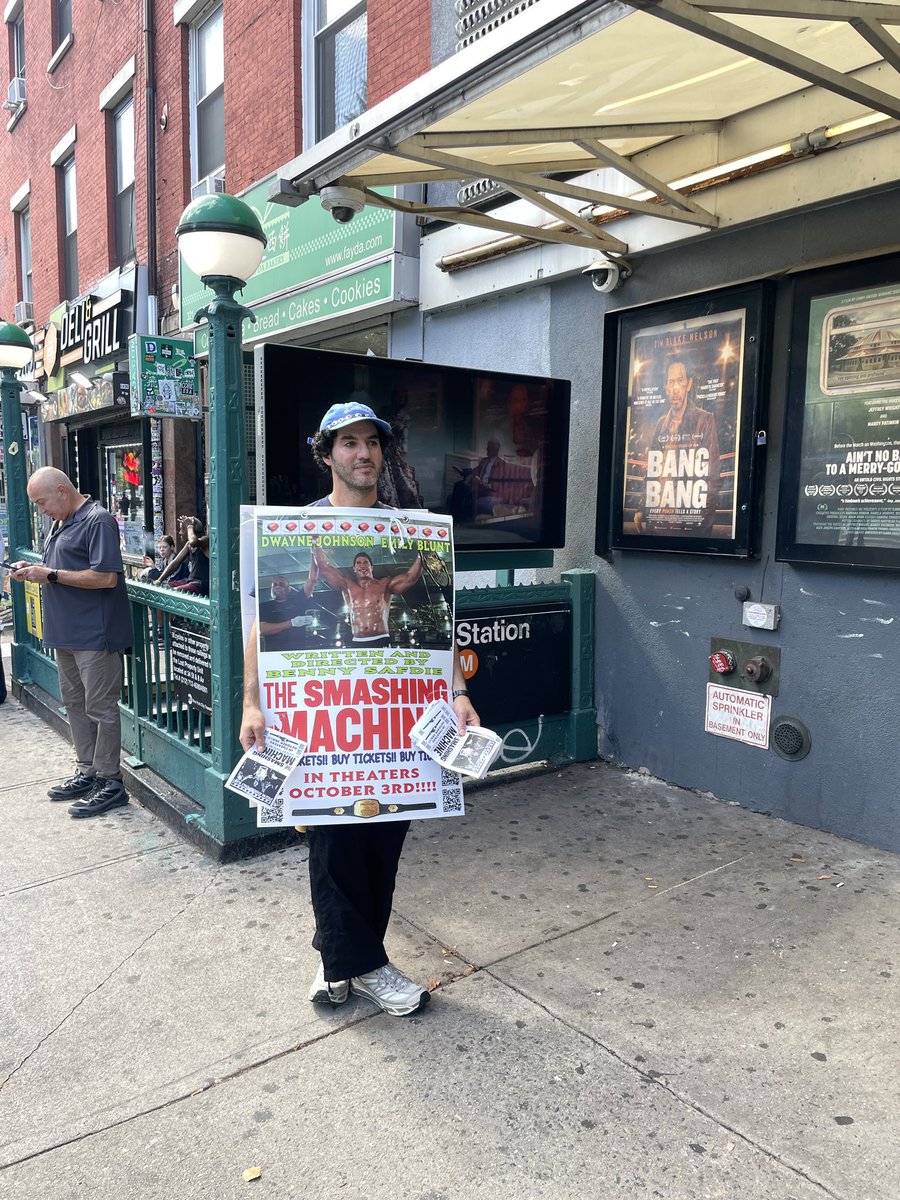 Lo ha vuelto a hacer!

#Thesmashingmachine <a href="/benny_safdie/">Benny safdie</a>