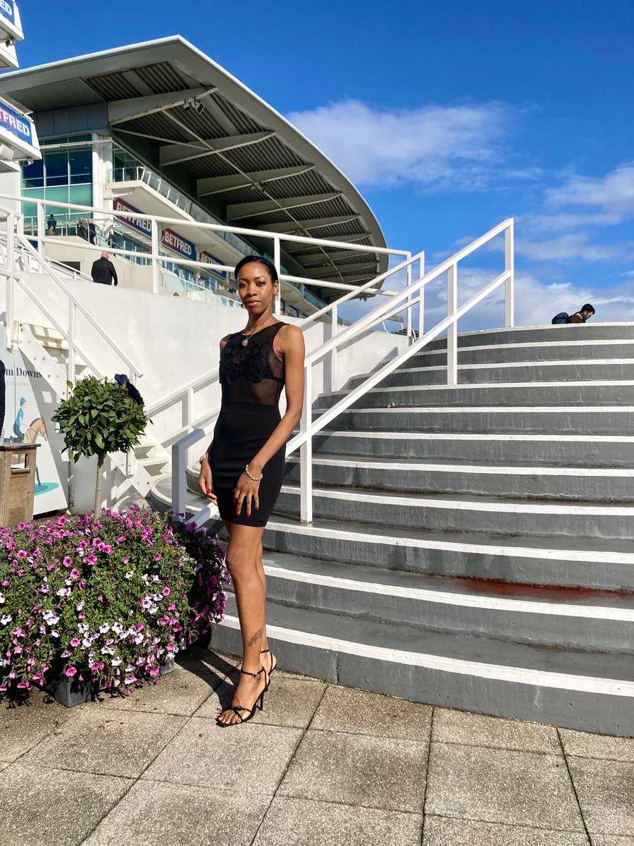 tashienna's tweet photo. A lovely day at Epsom Racecourse for the Glass Times race day 🐎✨
Thank you for a fabulous time 🙌💜

#racing #britishracing #HorseRacing #epsomdownsracecourse https://t.co/XsP4HeiGcI