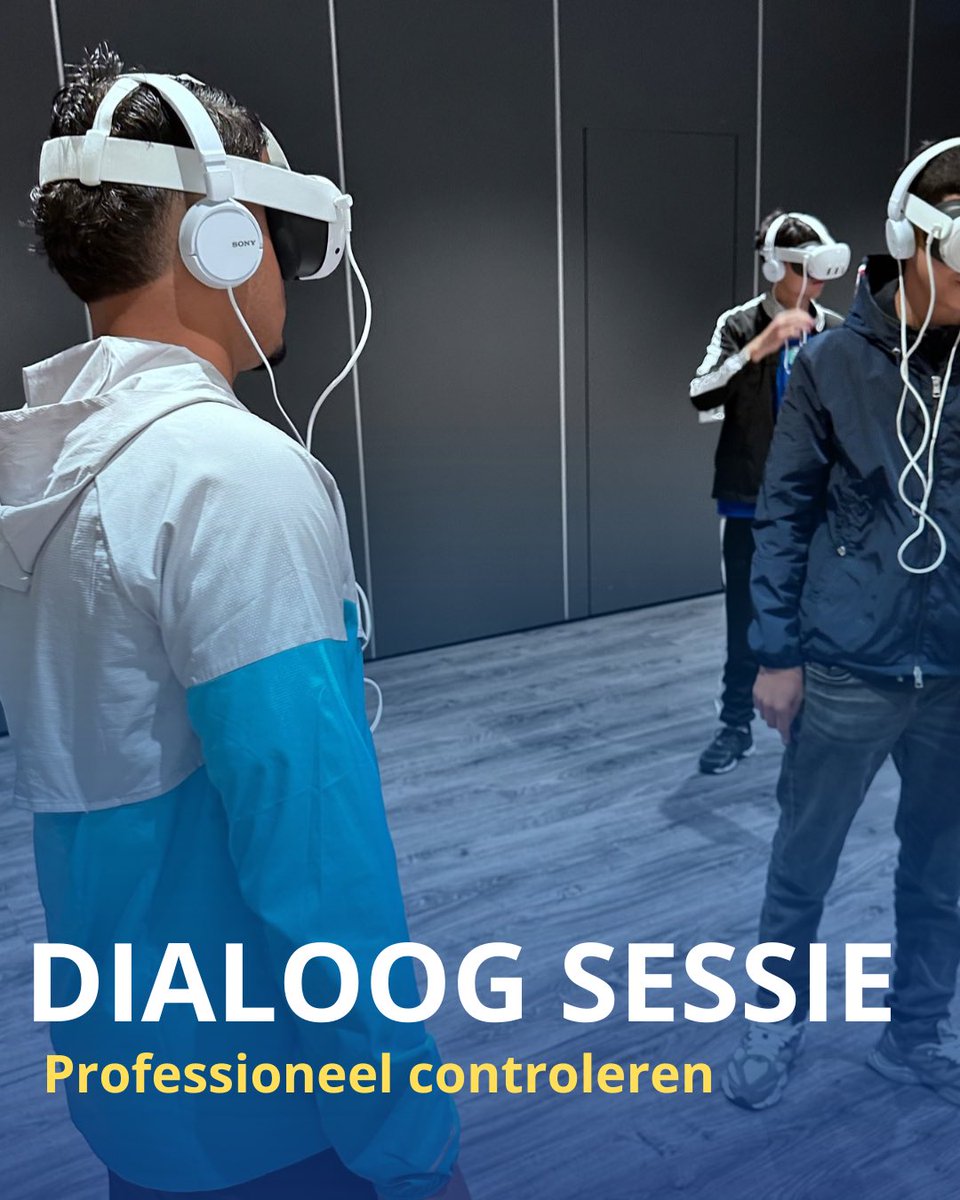 Wat er in de wereld gebeurt, merken we direct in de wijk. Vanavond in de Vrijheidswijk mooie gesprekken gehad met jongeren middels een VR-bril: even in de schoenen van een agent staan. Verbindend, verrassend en zeker voor herhaling vatbaar. #PolLWD #gespreksleider