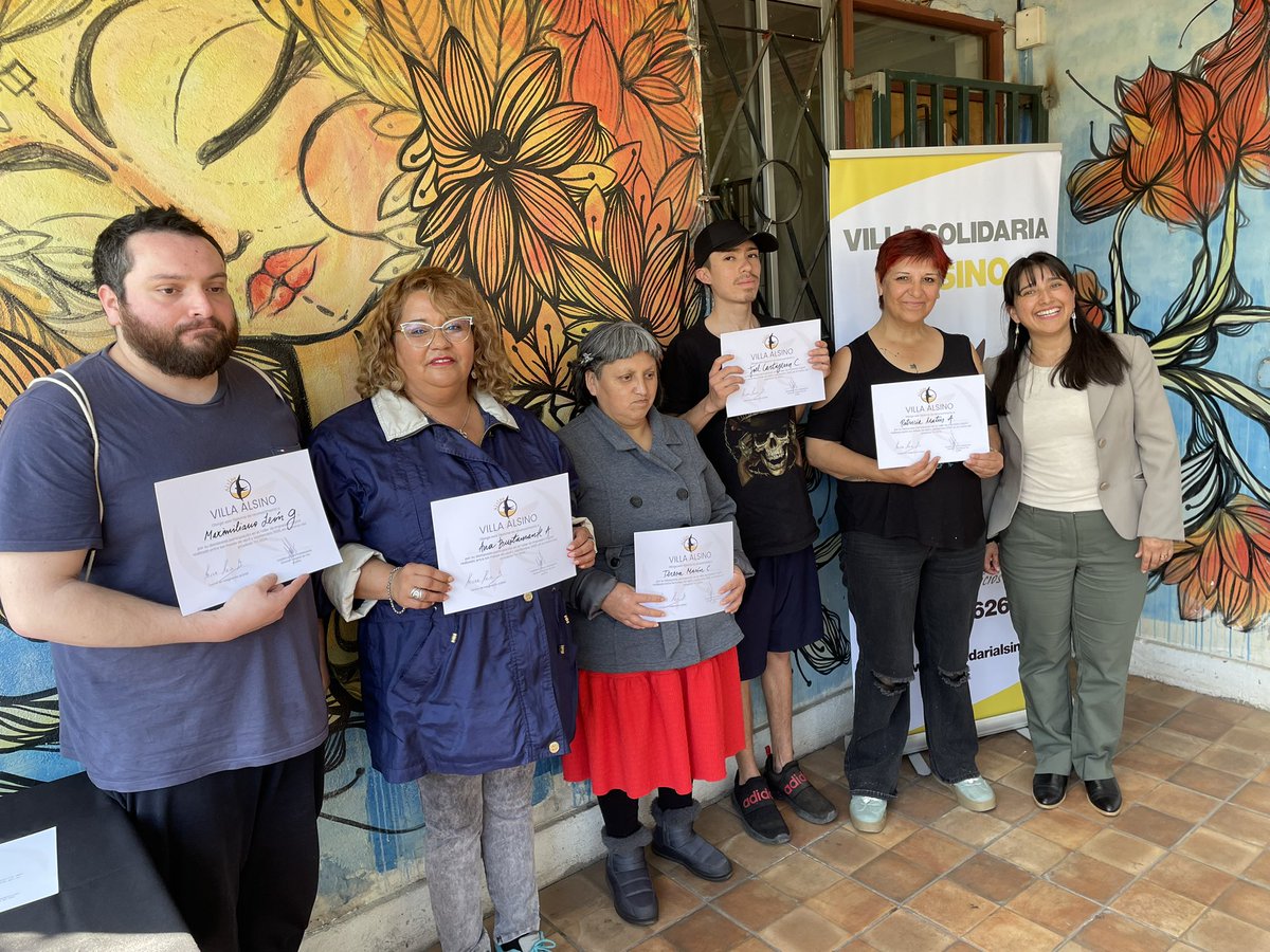 🎓 Ayer realizamos la ceremonia de cierre del proyecto TVI 2024 financiado por SENADIS. 

Estamos muy felices por la alta participación y motivación de los/as beneficiarios/as ✨

Estamos convencidos de que los espacios de dignidad e inclusión se construyen así: en comunidad 💛