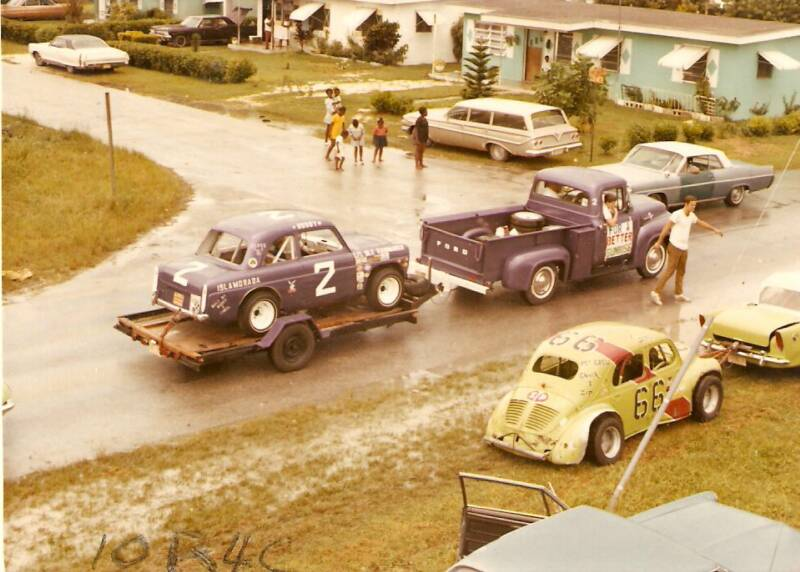 YannRobichon's tweet photo. Happy #TransporterTuesday / #TuesdayTransporter!... 
#Auto #Automobile #Automobiles #Autos #Car #CarHistory #Cars #CarsHistory #Photo #Photographie #Photography #RetroCar #RetroCars #Transport #Truck #Trucks #UsaCar #UsaCars #UsCar #UsCars #Vintagecar #VintageCars #4CV https://t.co/eYcHOe2fvJ
