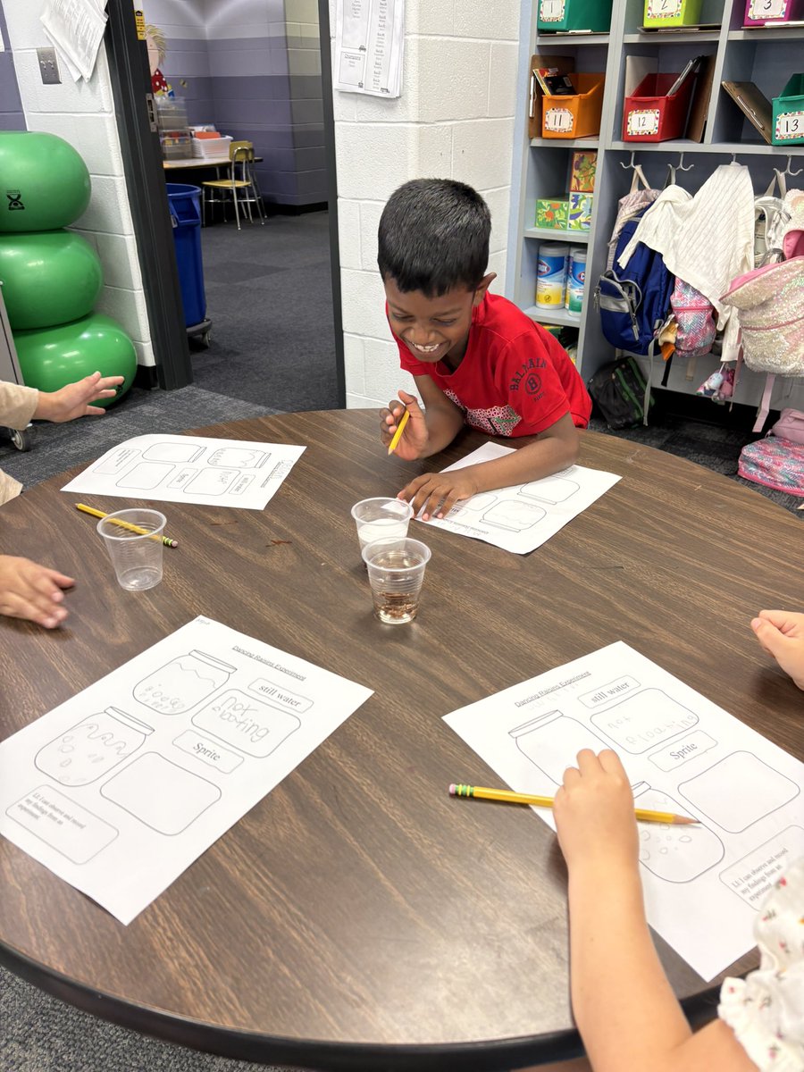 hannaweigel's tweet photo. What is Science? Starting to learn about properties and you can’t get more joy than this! https://t.co/2ffFAFEacQ