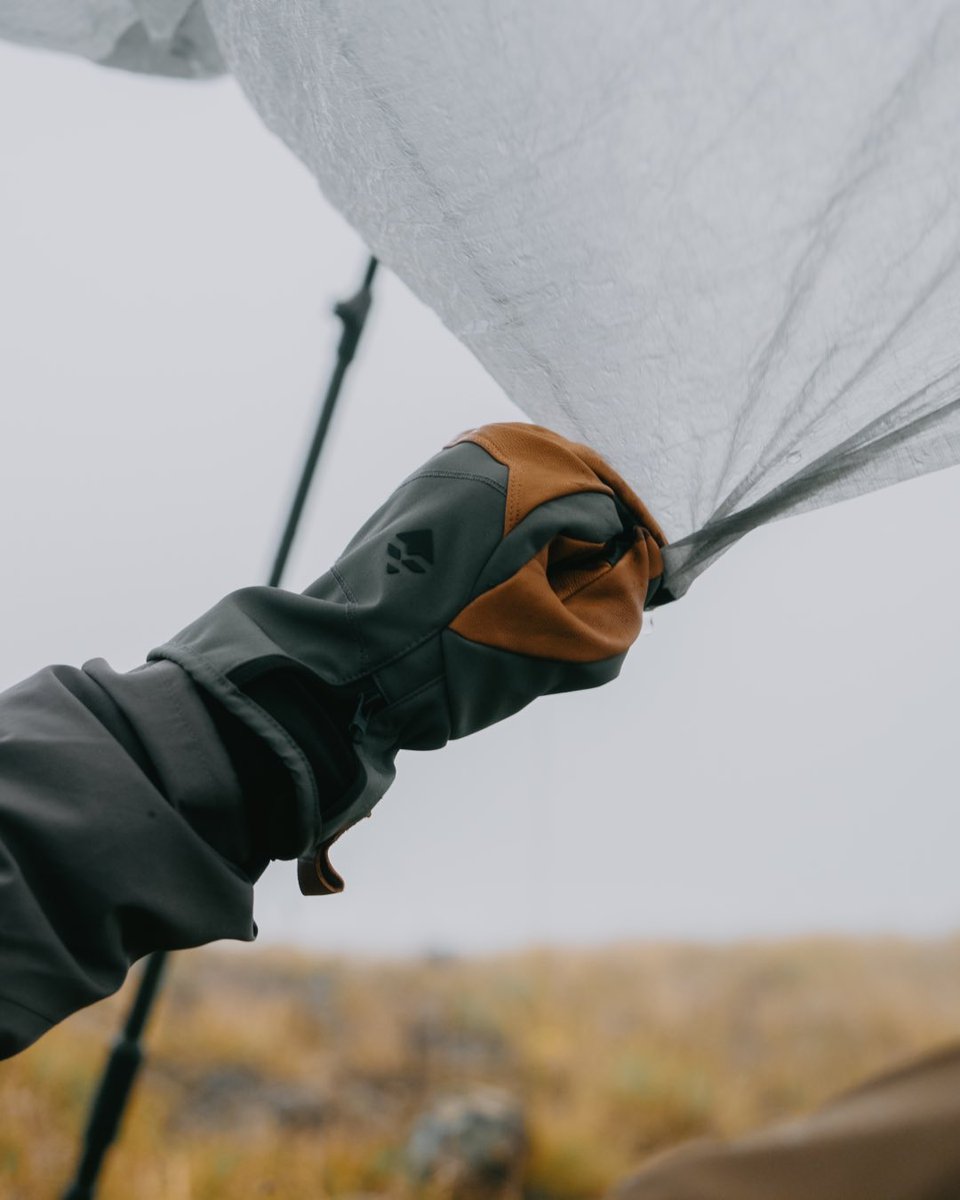 GOHUNT's tweet image. The do-it-all glove built to withstand the elements of the hunt. With durability, comfort, and modern functionality in mind, they’re the perfect mid-weight glove for your mid-to-late season hunts.

Shop our new Mid-Weight Leather Hunting Glove at the link in our bio.

#gohunt