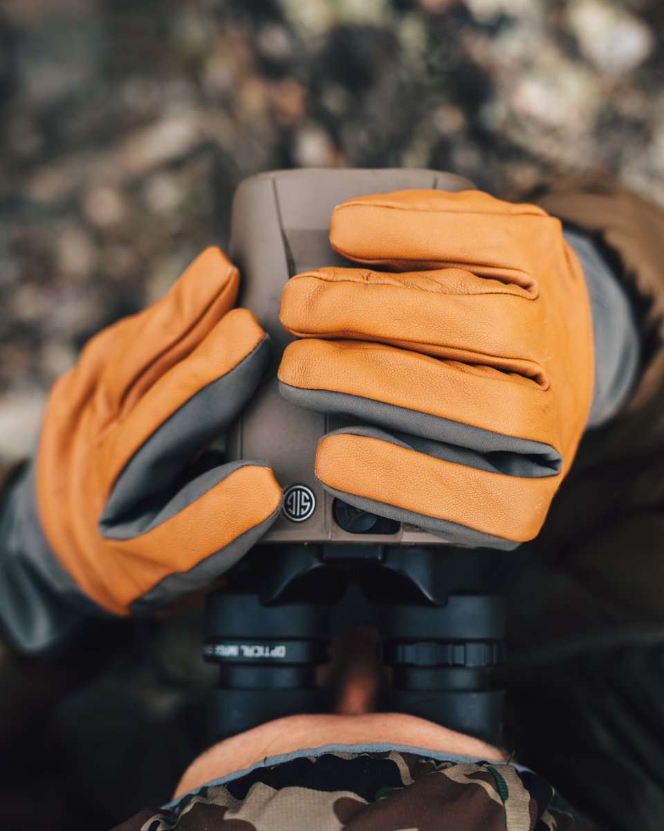 GOHUNT's tweet image. The do-it-all glove built to withstand the elements of the hunt. With durability, comfort, and modern functionality in mind, they’re the perfect mid-weight glove for your mid-to-late season hunts.

Shop our new Mid-Weight Leather Hunting Glove at the link in our bio.

#gohunt