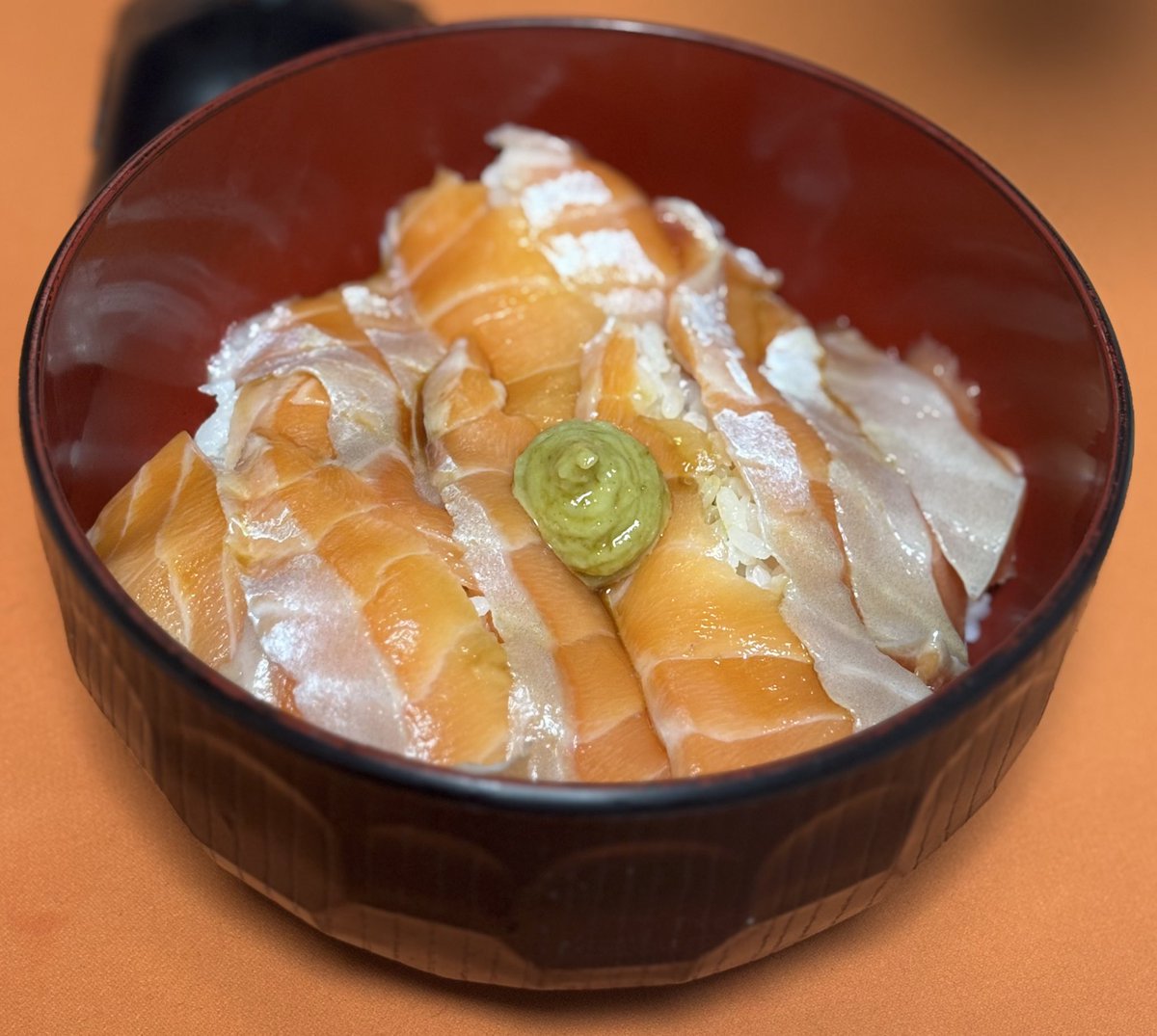 とろサーモン丼