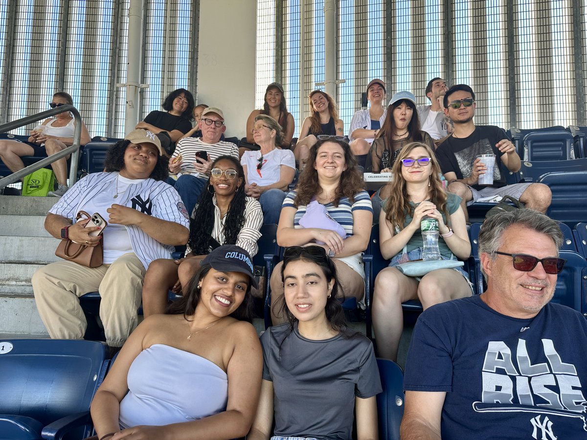 TeachersCollege's tweet image. We had such a great time with our #TCAlumni at the Yankee game this weekend! Thanks to all who came out. 💙⚾