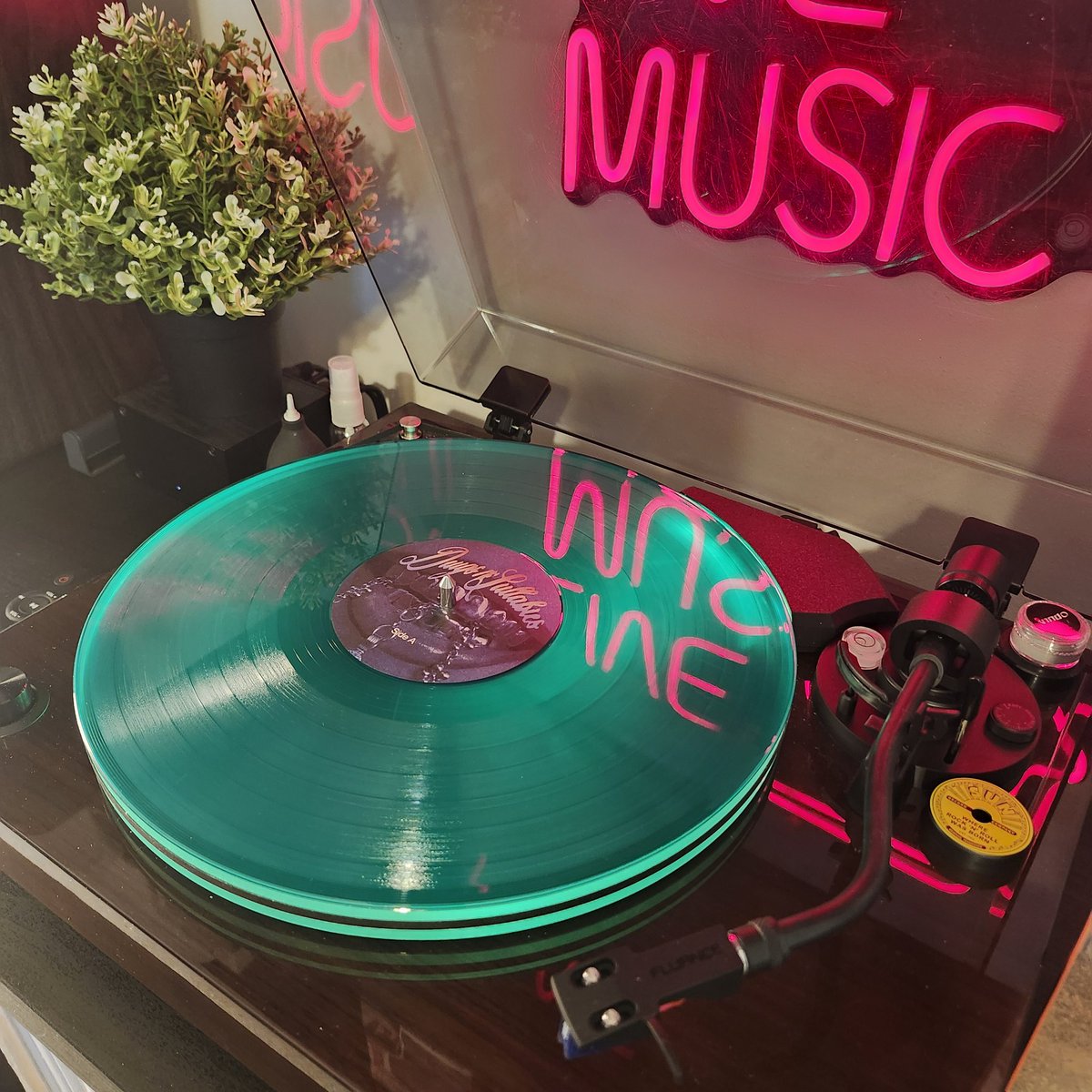 New Arrival 📦🎵 
☆ Isaiah Falls - Drugs n' Lullabies
🎲 <a href="/IsaiahFalls/">Isaiah Falls</a> 🎲