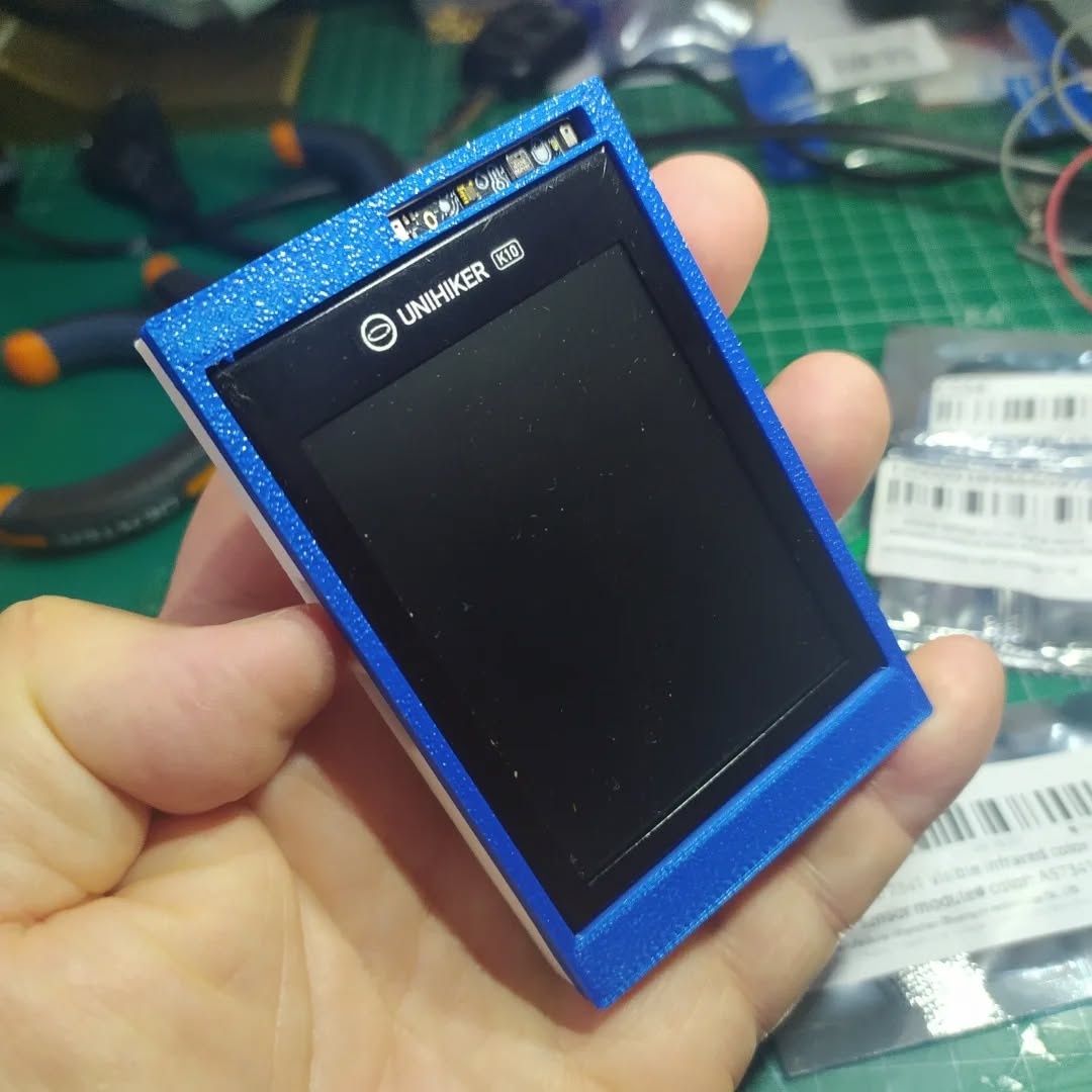 VictorJBarahona's tweet image. Nuevos proyectos en marcha con #microcontroladores #xiao #esp32c6 y #siliconlabs #mg24 , continuando con la filosofía de proyectos como #tinycorder . También probando el #unihikerk10 Veremos a donde llegamos! @seeedstudio @dfrobotcn