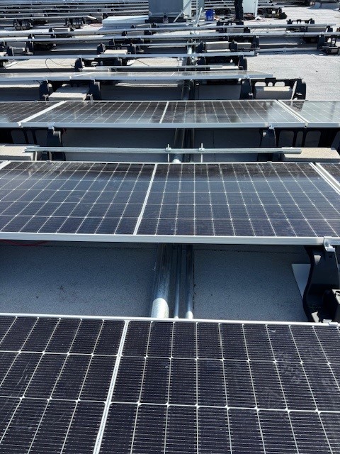 Project Spotlight: Johnson County Community College
Progress happens fast — and with precision — when you have the right team on the job. At JCCC, our crew is delivering top-quality solar installation work efficiently and effectively. #PoweringTheFuture