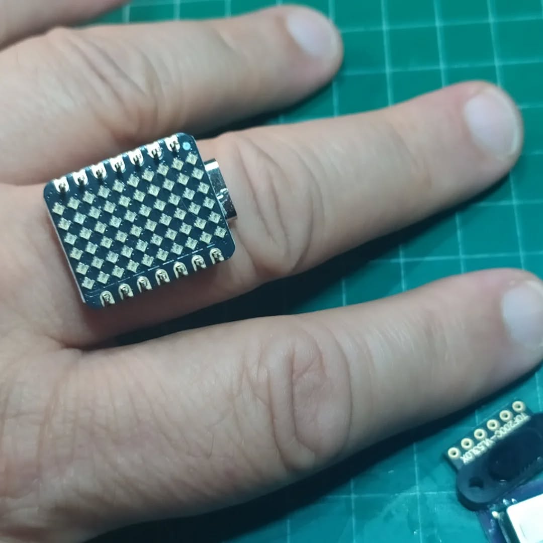 VictorJBarahona's tweet image. Nuevos proyectos en marcha con #microcontroladores #xiao #esp32c6 y #siliconlabs #mg24 , continuando con la filosofía de proyectos como #tinycorder . También probando el #unihikerk10 Veremos a donde llegamos! @seeedstudio @dfrobotcn