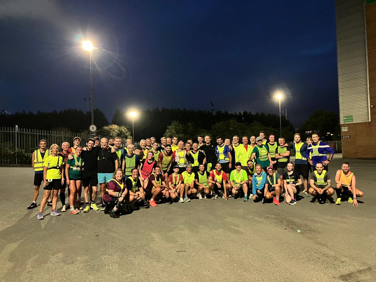 Tuesdays back at #TheBrickStadium fantastic turnout of 60 Harriers resplendent in high vis yellow! 💛