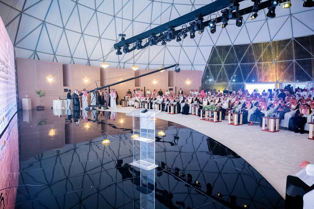 سعدتُ اليوم بحضور منتدى عنيزة الدولي الثاني للتمور، برعاية كريمة من صاحب السمو #أمير_منطقة_القصيم.
أشكر جهود غرفة عنيزة برئاسة أخي أ. خالد الصيخان على ما قدمته من تنظيم متميز وإسهام فاعل في دعم هذا القطاع الحيوي وتعزيز مكانة التمور السعودية عالمياً.
<a href="/UCCI_Unaizah/">غرفة عنيزة</a>