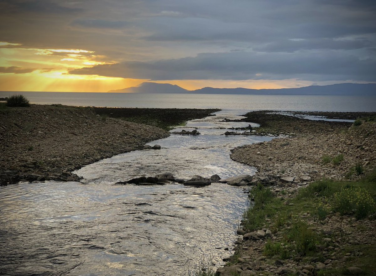 The 2025 fishing season has drawn to a close. Thanks to all those who wetted a line at the fishery this year. It was a difficult season with consistently low water for much of the year and poor runs of fish. We hope for a better season in 2026.  Bíonn súil leis an bhfarraige