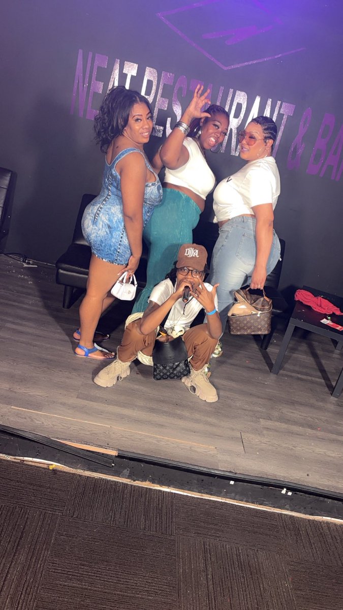 plutochell's tweet image. Saint Louis Pretty girls love battle rap and the one and only @BigBootyAeon  ❤️.. we finally got to see her off the tv screen and she dope af and hella funny in real life 💪🏾❤️