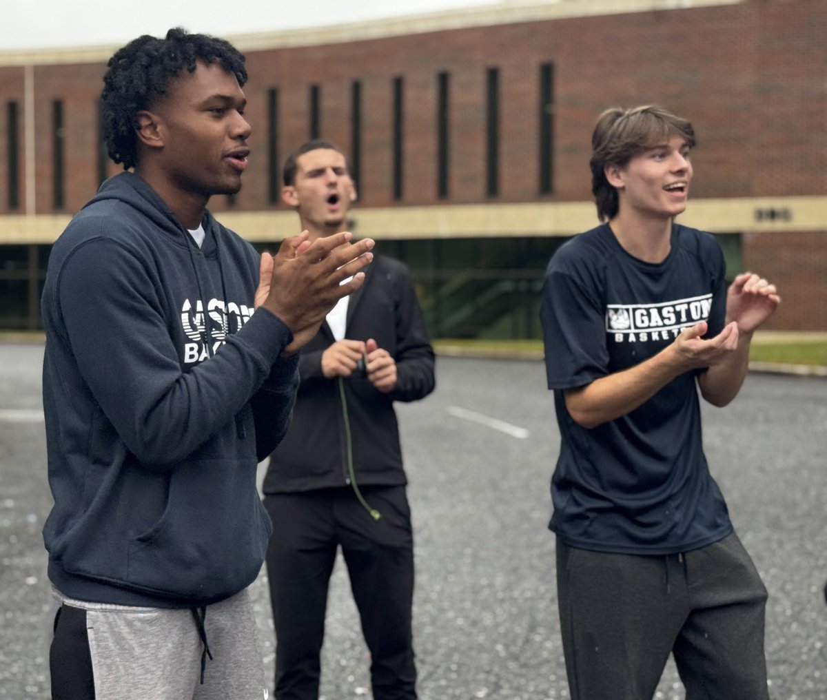 Had a great time volunteering at the Rhino Run for Education this past weekend!

#FearTheHorn 🦏🏀