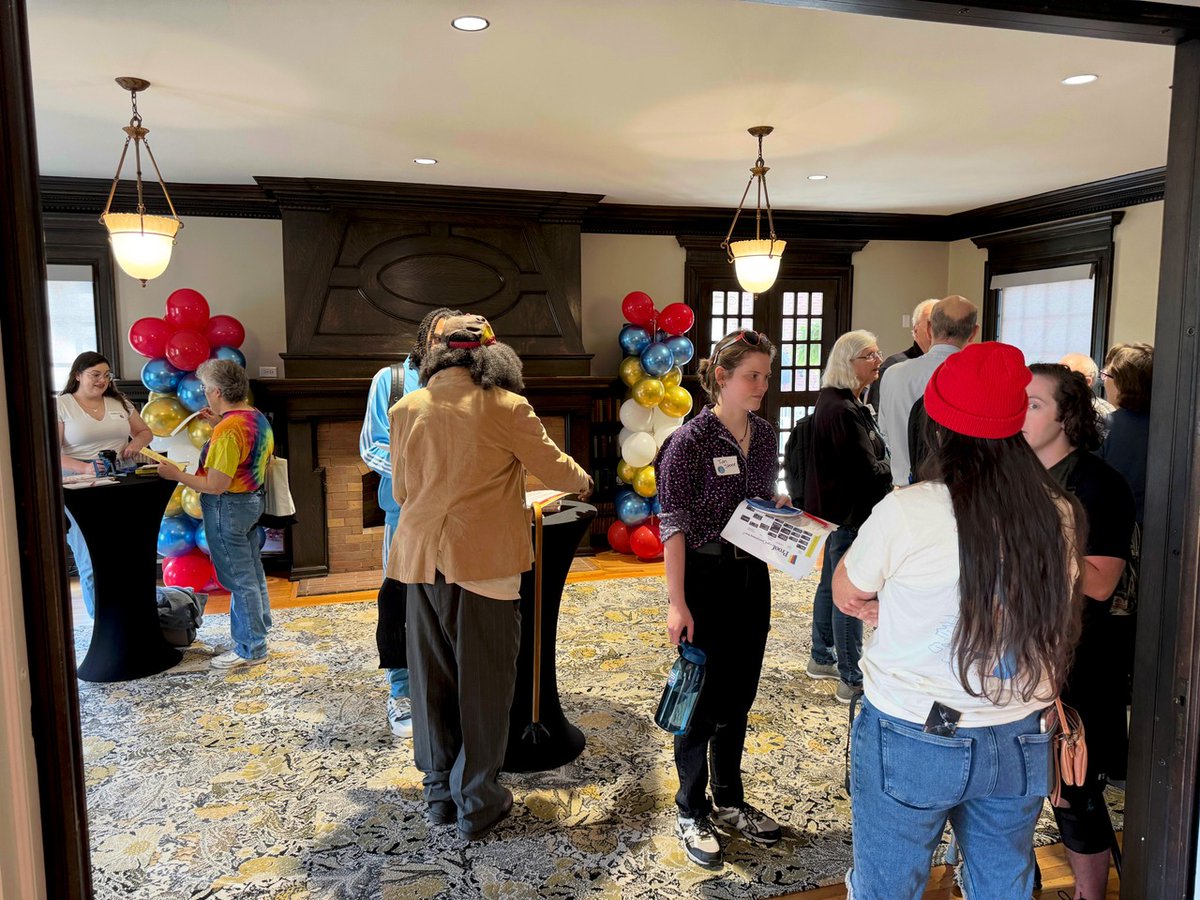 INHumanities's tweet image. As part of our Proof programming on Oct. 11, we&apos;re inviting local writers to get to know each other at Indiana Humanities from 9:30 to 10:30am over coffee and donuts.

This is event is supported by The Butler University MFA.

indianahumanities.org/event/local-au…