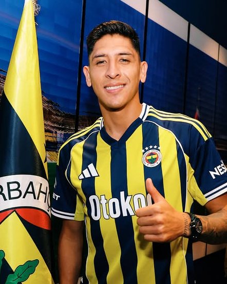 Murat Aşık:  

Tedesco şunu söylüyormuş, "Benim için en önemli oyuncu Edson Alvarez. Çünkü benim 6 numaram yok, Edson'un gelmesiyle beraber her şey pozitif ilerleyecek" diyormuş.