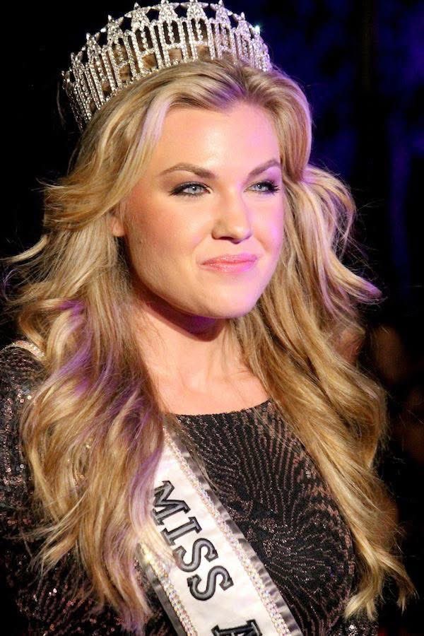 Who else thinks Erika Kirk is awesome!! Reply with a❤👍!!