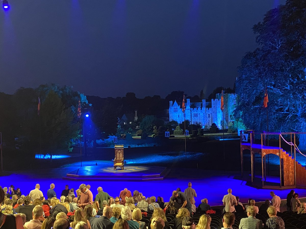 NotesfromrowH's tweet image. My next review is of Anne Boleyn: The Musical at Hever Castle. It was such a different experience, and I really hope it comes to London or goes on tour in the future! 

Click the link in my bio or go to notesfromrowh.com
