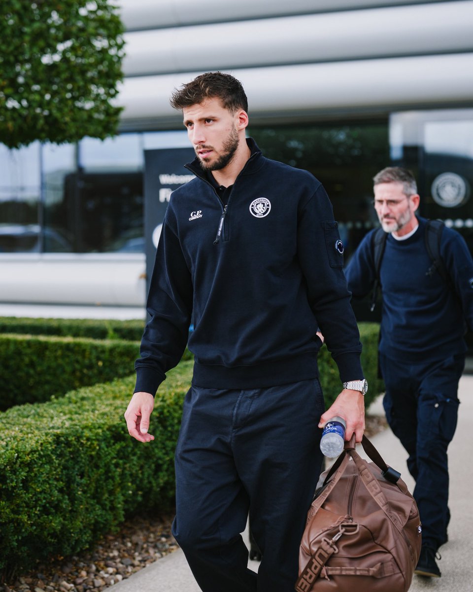 ManCity's tweet image. Dressed to the nines 🙌

🤝 @cpcompany_1971