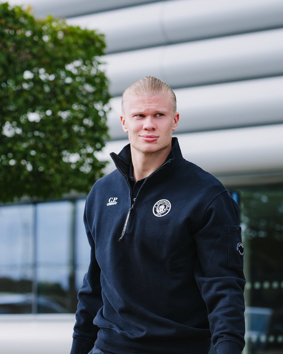 ManCity's tweet image. Dressed to the nines 🙌

🤝 @cpcompany_1971