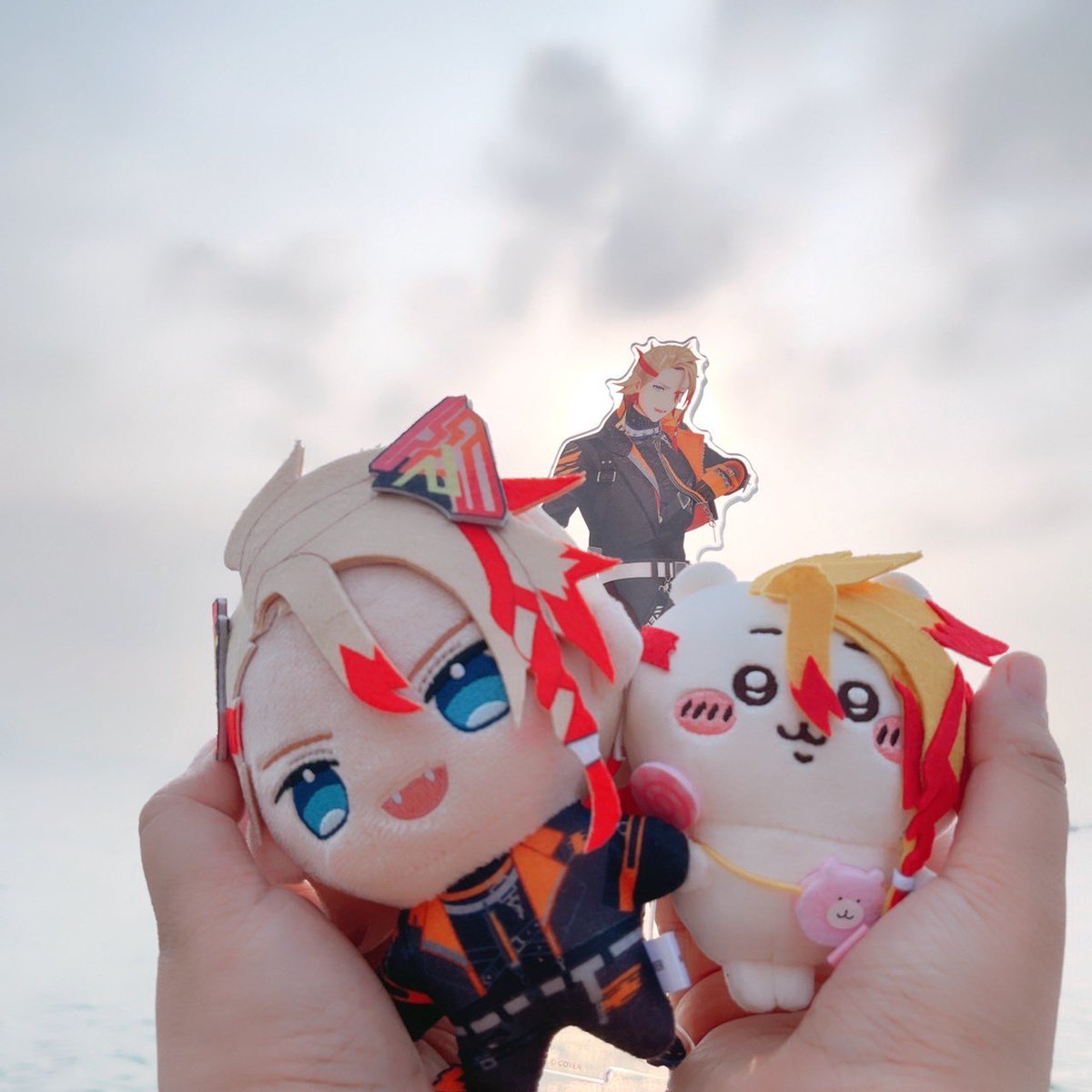 KumaChu_ss's tweet photo. Damn realised i never post pic of the Axel Chiikawa i altered , so here it is with the official nui as well🤟🏻I really like it😚⛓️
#AxelSyrios #Artxel #Tempusnui https://t.co/uf2h39GuFs