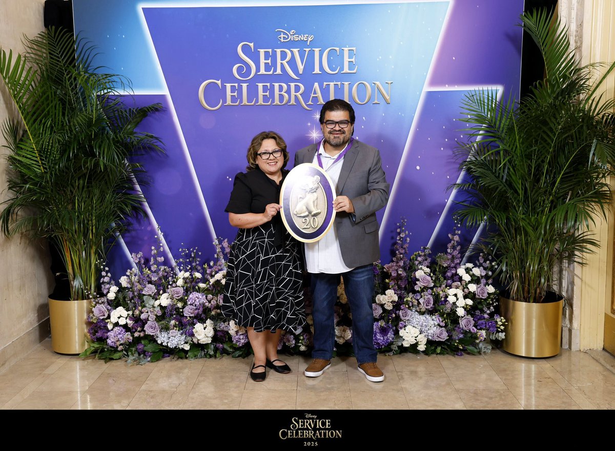 🎉✨ ¡Felicidades Kenny🎉 te mereces toda la celebración gracias a Dios ❤️🙌
✨ Congratulations on your 20-year celebration at ESPN! We love you  🥰 <a href="/kenneth_garay/">kenneth garay</a> 
#20YearsStrong #ESPN #ProudMoment #Godisgood