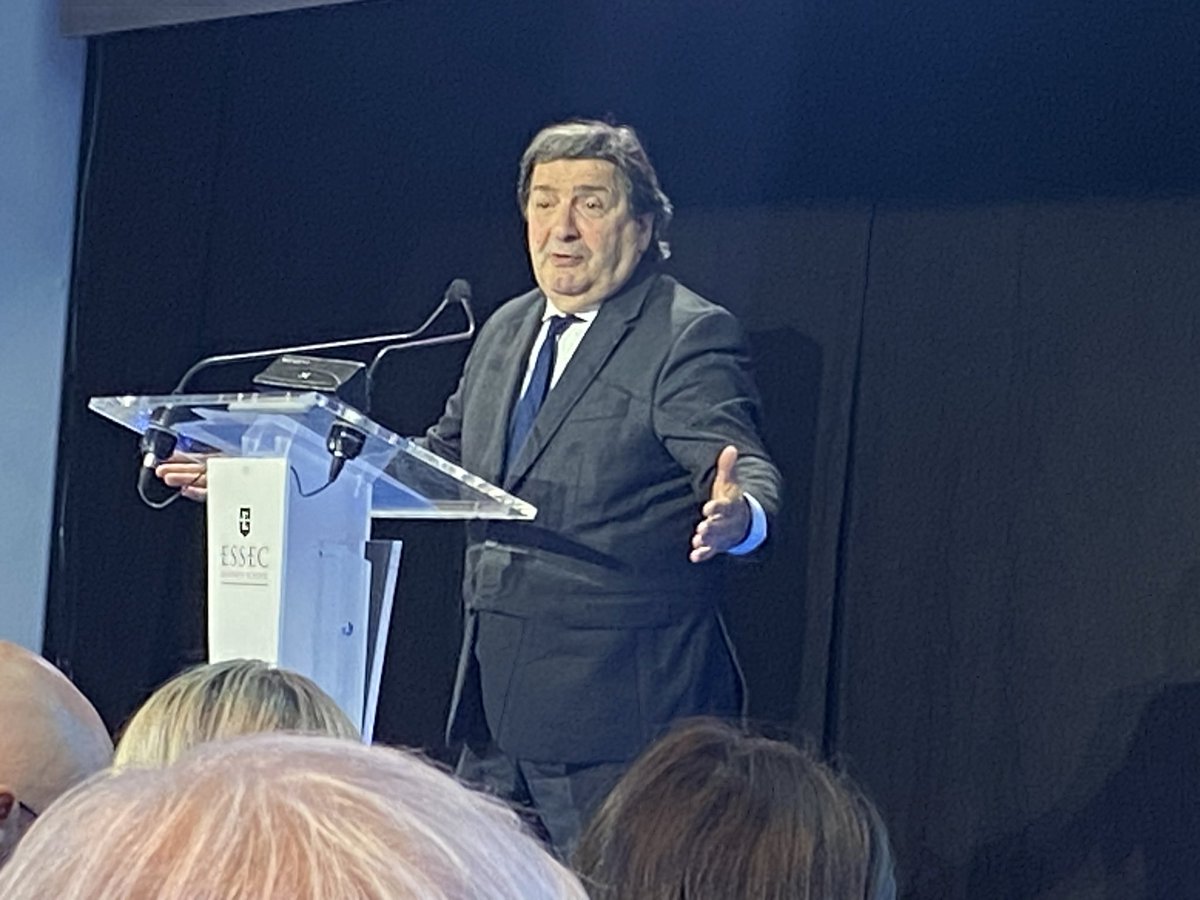 Que du beau monde pour la belle inauguration du nouveau campus nouvelle génération de <a href="/essec/">ESSEC Business School</a> !

Bravo aux intervenants (dont <a href="/d_restino/">Dominique Restino</a> Président <a href="/CCI_Paris_IdF/">CCI Paris IdF</a>) qui ont souligné le rayonnement mondial de cette belle business school et le dynamisme du <a href="/valdoise/">Département du Val d'Oise</a> !