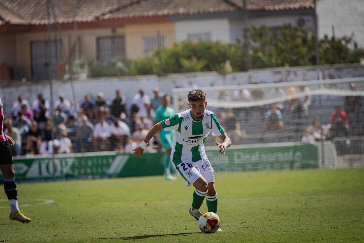 fmorenov10's tweet photo. Feliz por el debut y la victoria!!
Mucha ilusión y mucho trabajo por delante, vamos mi @atcosanluqueno 💚 https://t.co/UWYuG4yi2n