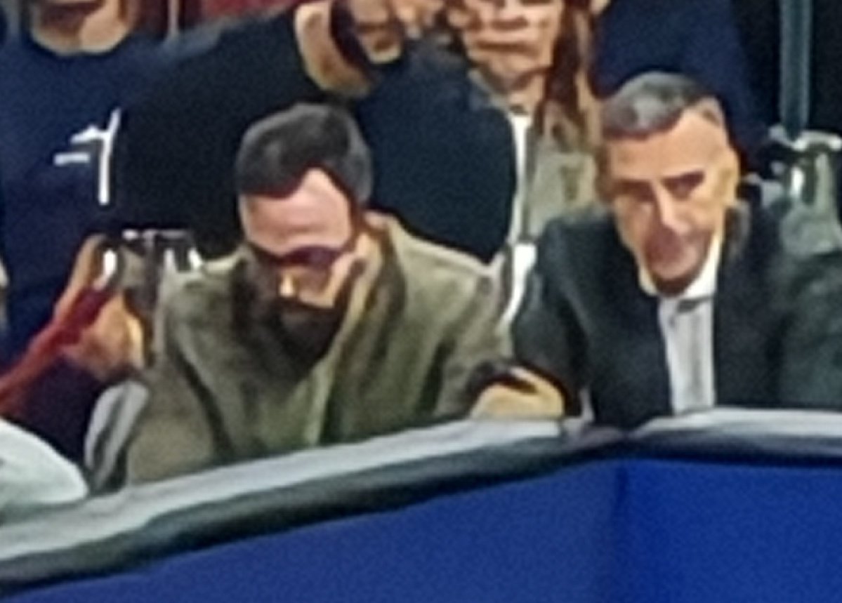 fale 2 beka 
jedan plej 
jedan centar
medicinski tim 
trener

i najuriti ova govna odmah #kkcz