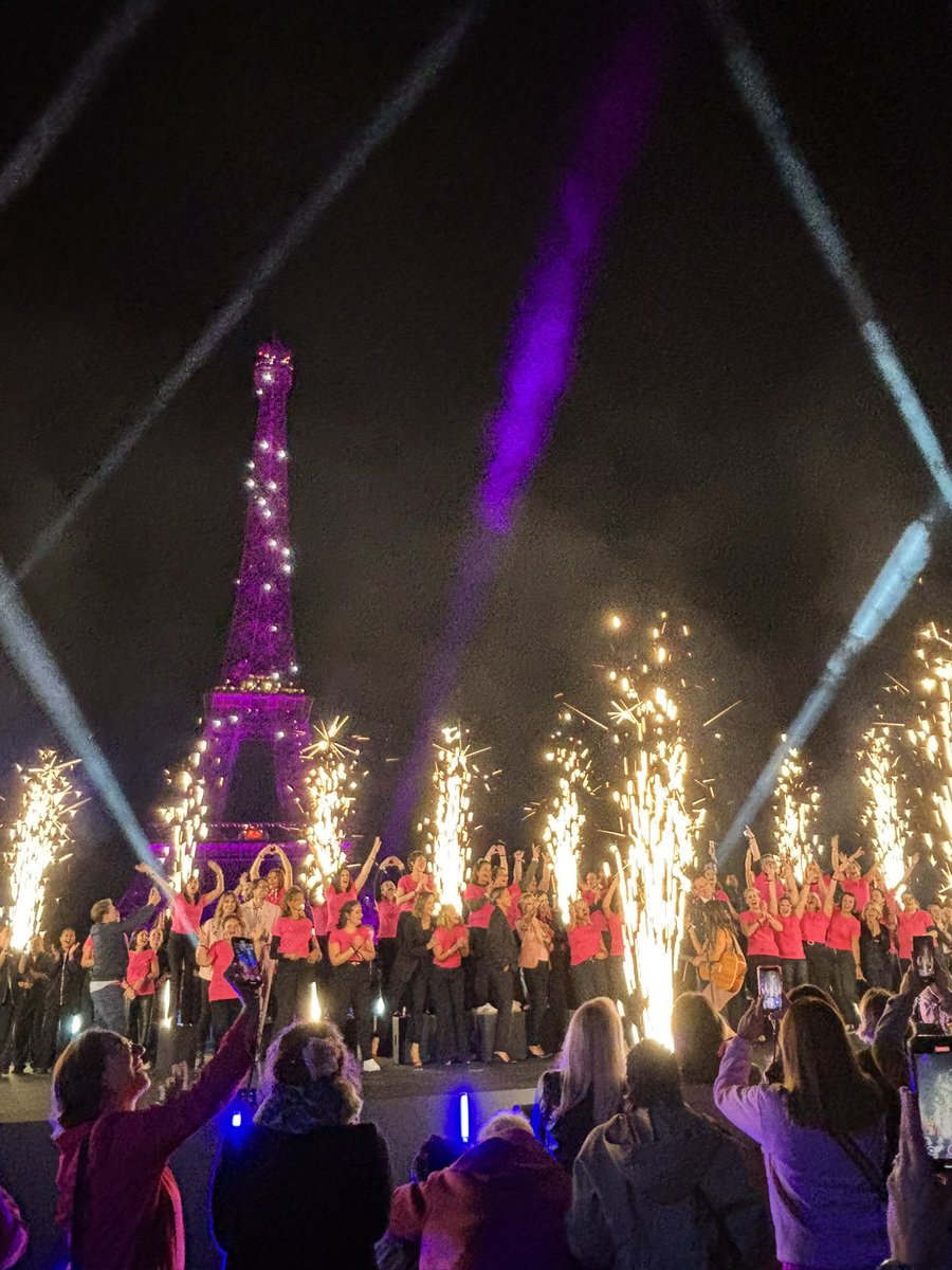 Dépister, soigner, chercher pour qu’un jour ce satané crabe ne gagne plus jamais. 🙏🏻 à tous les chercheurs et soignants. 💪🏼 et soutien à ttes celles qui se battent et ceux qui les accompagnent. Energie, solidarité, espoir #OctobreRose <a href="/tevalachaine/">téva</a> <a href="/RubanRose/">Ruban Rose</a> <a href="/M6Groupe/">Groupe M6</a>