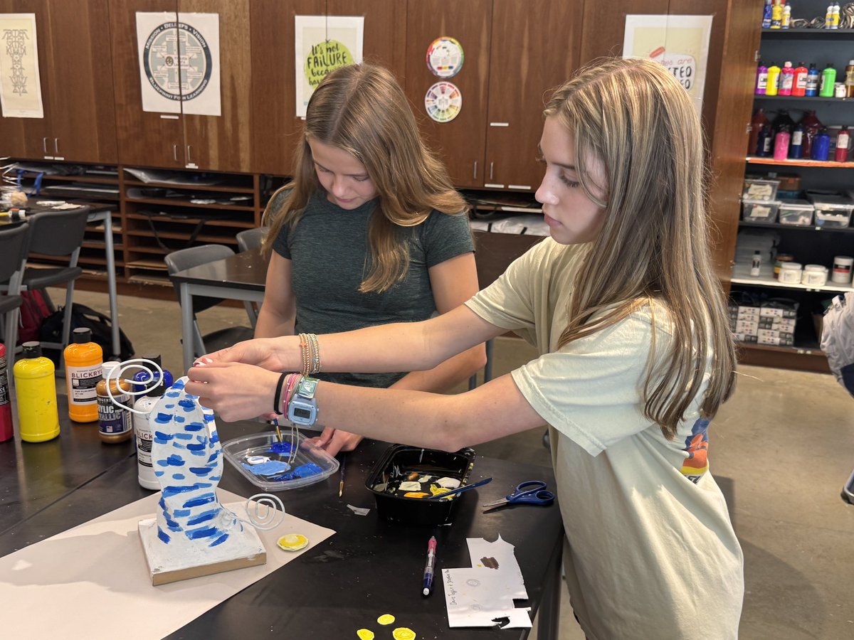 Art 1 students have been busy making centerpiece sculptures inspired by Van Gogh’s Starry Night 🌌