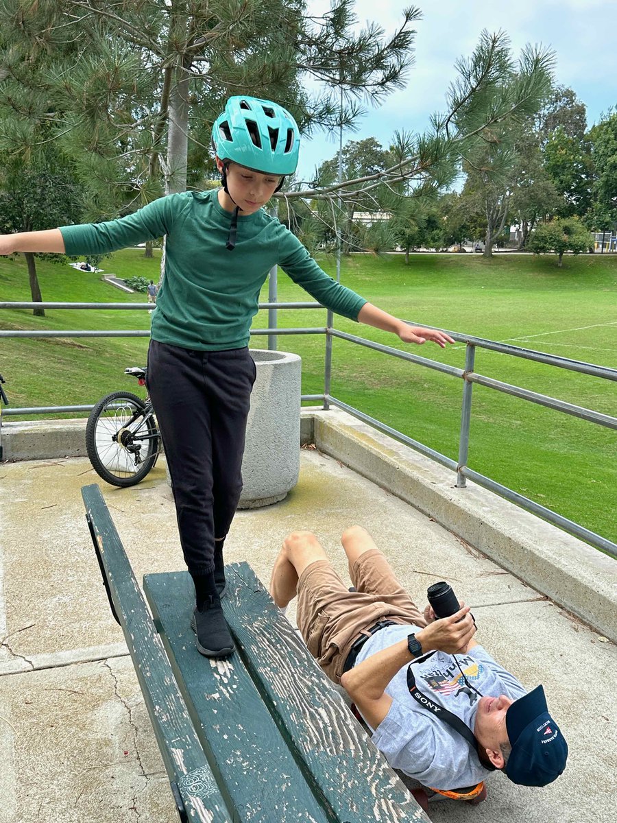 TonyMouleart's tweet photo. We completed filming my feature film #BikeHelmetHarry and are deep into editing. #filmmaker #director #indiefilm #film #comedy #dancefilm #BikeHelmetHarryFilm #wemakemovies
@wemakemovies @alecboeschen @jerry_fischdude #gosquirrely #gosquirrelyproductions #indiefilmmaker #bikefilm https://t.co/XdnQ7TxM0q
