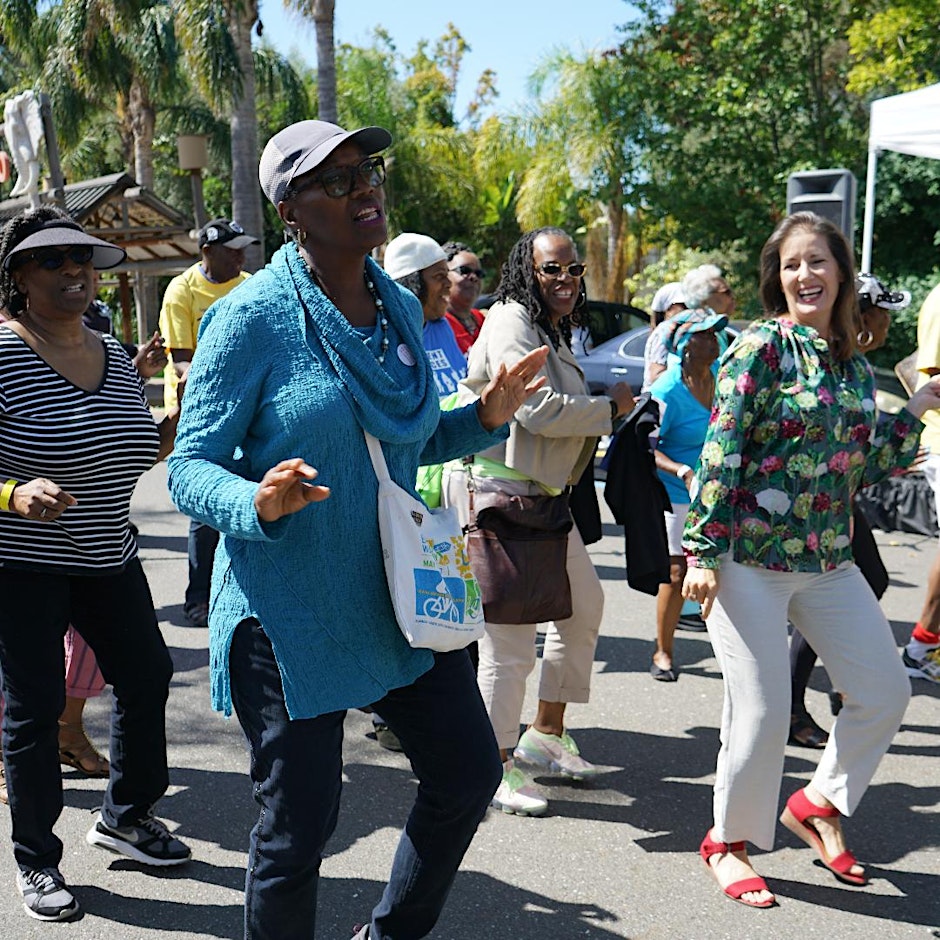 empowered_aging's tweet photo. 🌿✨ Our Alameda Ombudsman Team had such a wonderful time at the Healthy Living Festival at the Oakland Zoo! Seniors from across Alameda County came out to enjoy free admission, lunch, music, and community resources -and the energy was amazing. https://t.co/ni3IyZqdfN