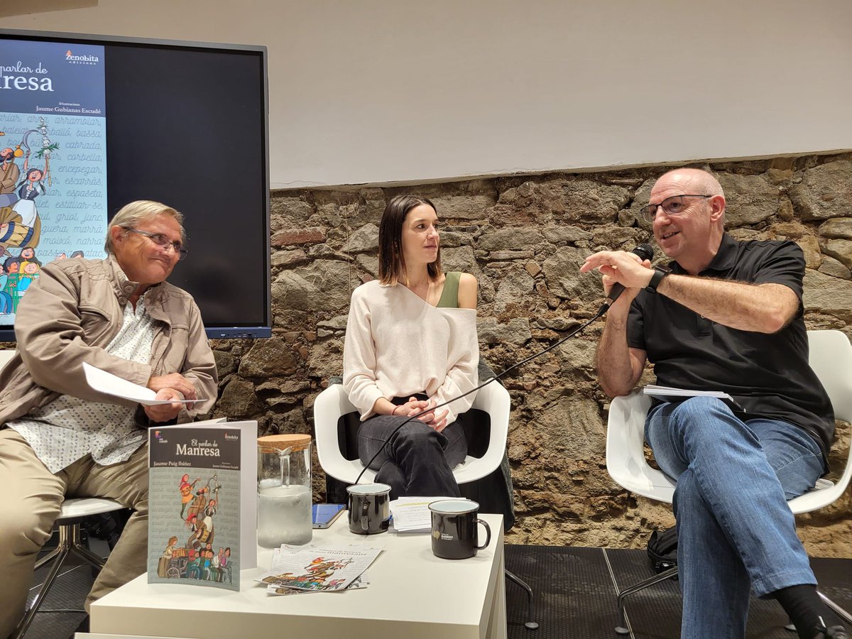 No hi cabia ni una agulla! Quina il·lusió presentar ‘El parlar de #Manresa’ en una sala plena! El llibre recull el lèxic propi dels manresans, patrimoni que cal preservar! Gràcies <a href="/JaumePuigIb/">Jaume Puig</a> per la feina, <a href="/jbadia16/">Jordi Badia i Pujol</a> per la idea i <a href="/jaumegubianas/">Jaume Gubianas</a> per les il·lustracions! Gaudiu-ne!