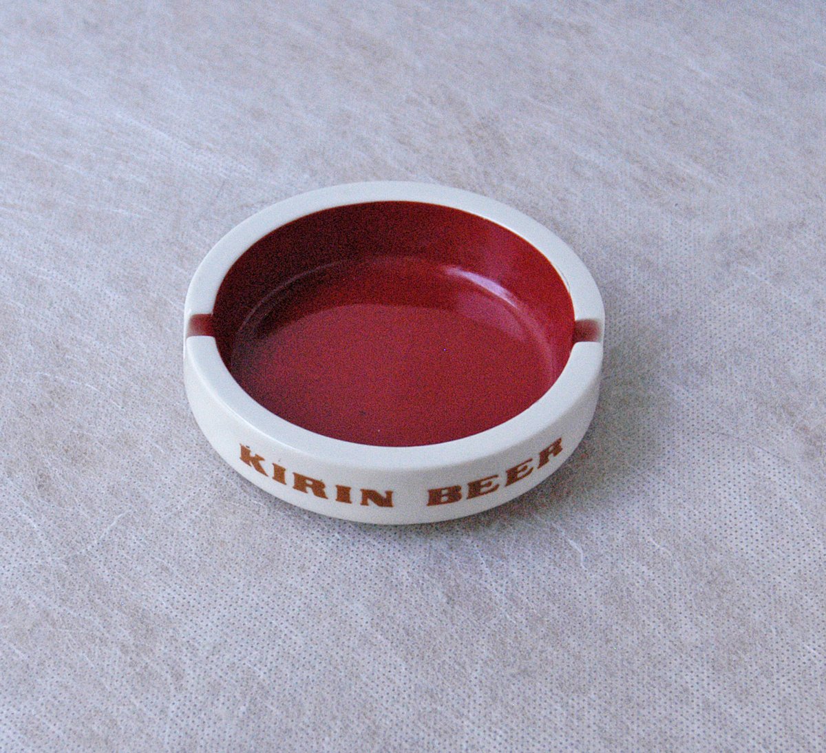 NutmegCottage2's tweet photo. 🍺🍺🍺JUST Listed in my Etsy Shop!
Kirin Beer Ashtray by Sakura Ceramics Co. ~ marked with number
https://t.co/Eh4Wl5B9fI #beer #ashtray #collectible #vintage #antique #etsy #breweriana #pottiteam #Kirin #Sakura https://t.co/CZJU2D2DIc