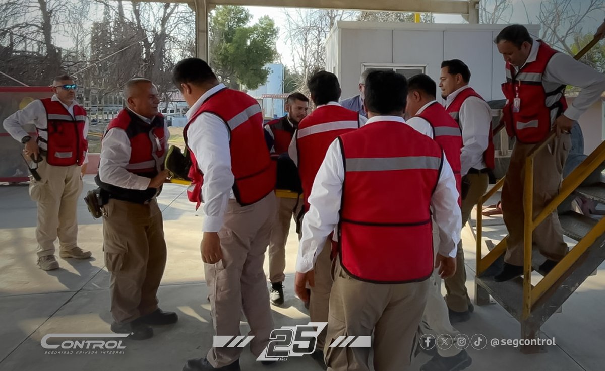 segcontrol's tweet image. 👮‍♂️ En Saltillo, nuestros guardias dieron un paso más hacia la excelencia:
se capacitaron en RCP, primeros auxilios y protocolos clave para actuar en cualquier situación.

#25añosencontrol🎖 #GuardiasControl #FraseControl #CursosControl