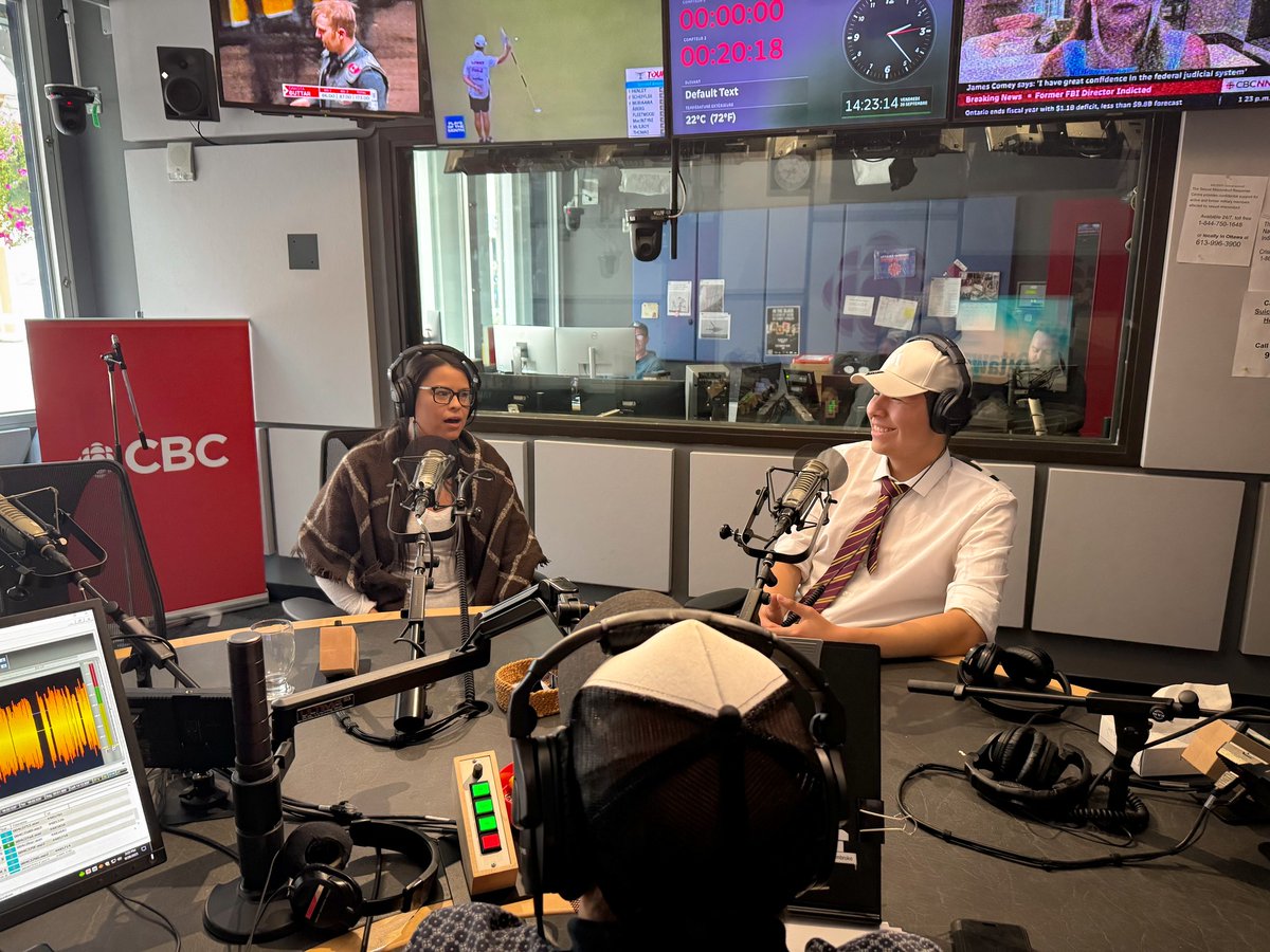 ProfAllan's tweet image. Be sure to listen to today&apos;s interview by CBC Radio&apos;s All In A Day host Alan Neal with two new students in Carleton&apos;s Certificate in Journalism in Indigenous Communities: Alison Seymour and Kiyanaw Bird cbc.ca/listen/live-ra…