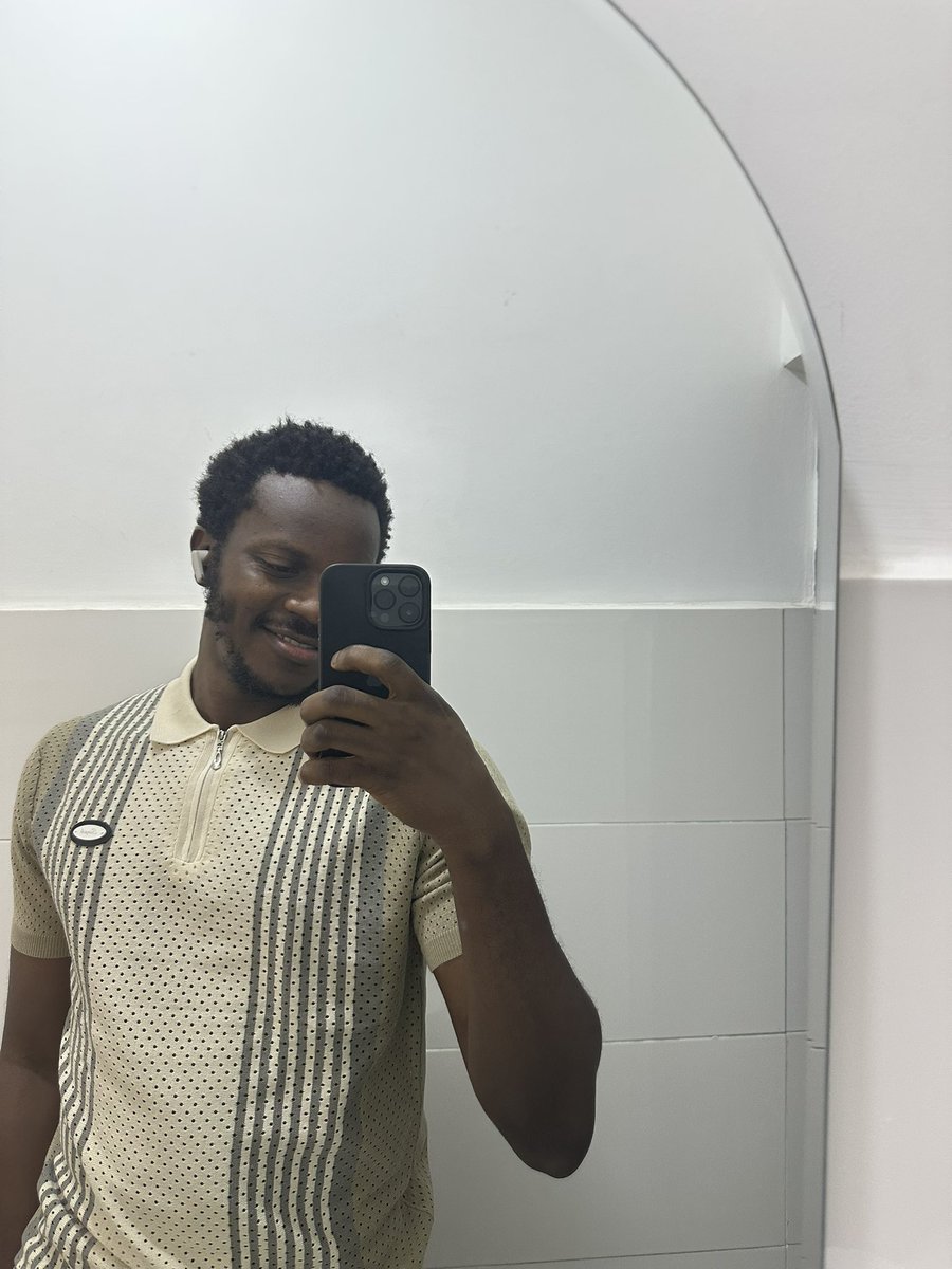 chinedu_10's tweet photo. Starting tomorrow, I’ll be on a 30-day countdown to launch my Agtech SaaS for poultry farmers.
Built to simplify daily record-keeping (eggs, mortality, vaccinations, weights, with a touch of AI).
Farming is tough. Building tech that truly helps is tougher. https://t.co/gMMFVunbiV