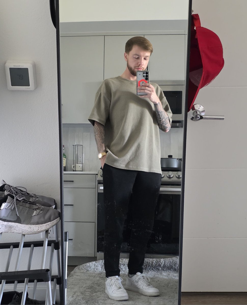 Лук на 90$ 🌚
Листайте ленту дальше